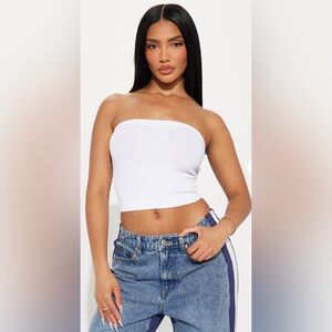 MOVING SALE!! $5!! Fashion Nova White Asymmetrical Sleeveless Crop Top